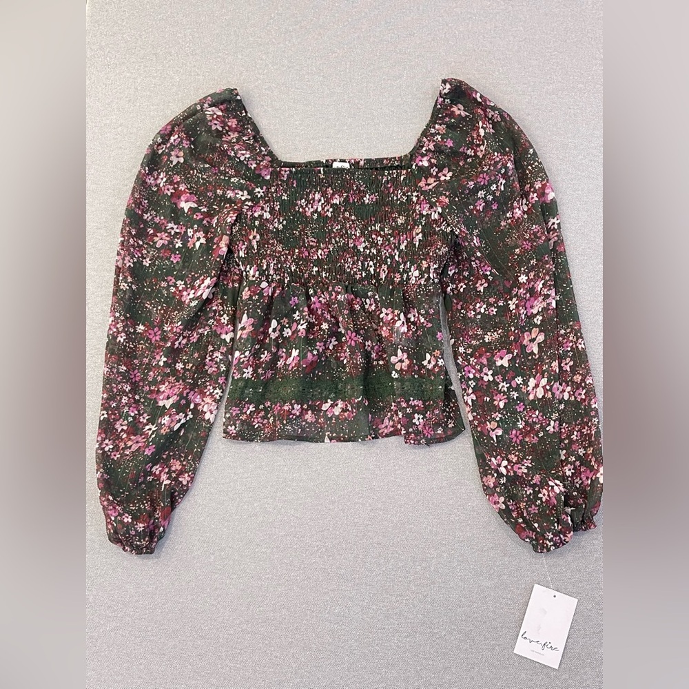 Love Fire Floral‎ Smocked Puff Sleeve Crop Top (Size L)